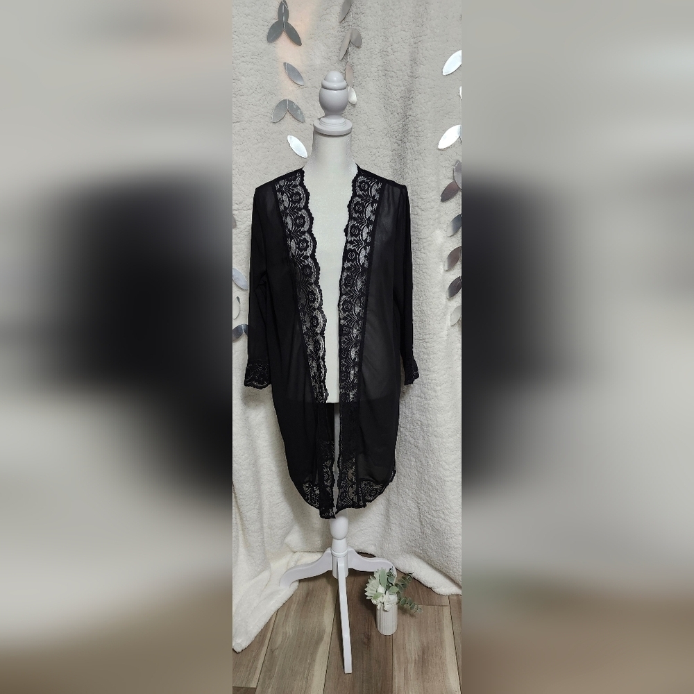 Emery Rose Shear Black Kimono/Bathing Suit Cover. Size: M